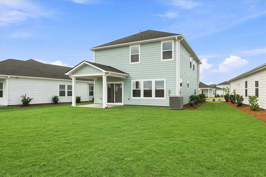 4 bed, 2000 sqft, $2,600 — Photo 2