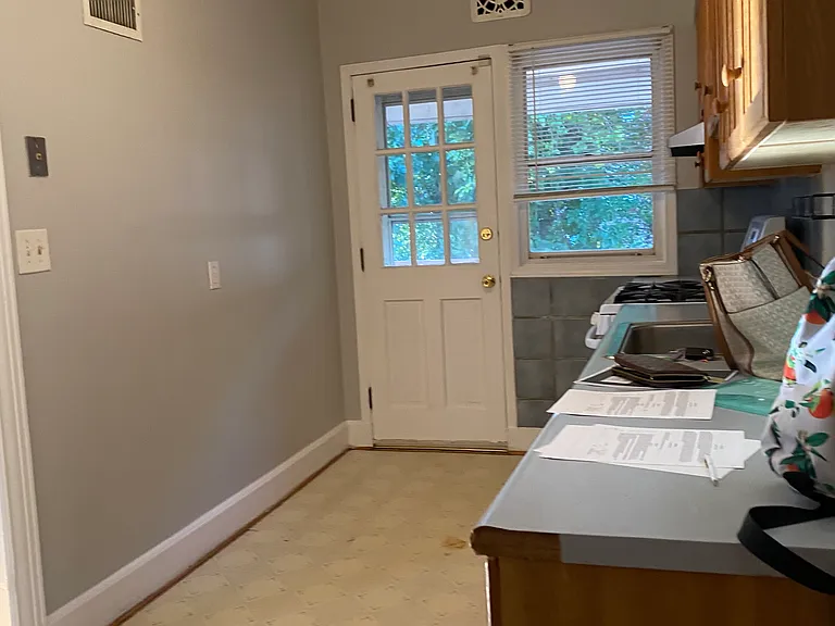 2907 Glendale Ave — Photo 5