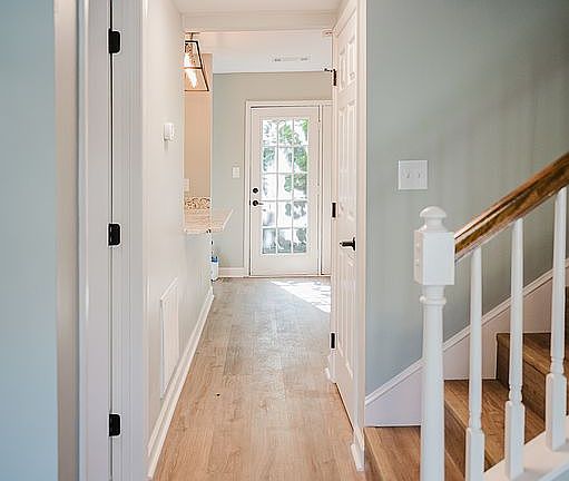 Hallway to kitchen 