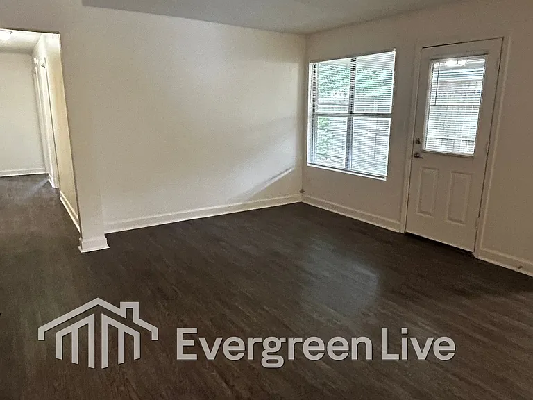 44 Callan Ct — Photo 5