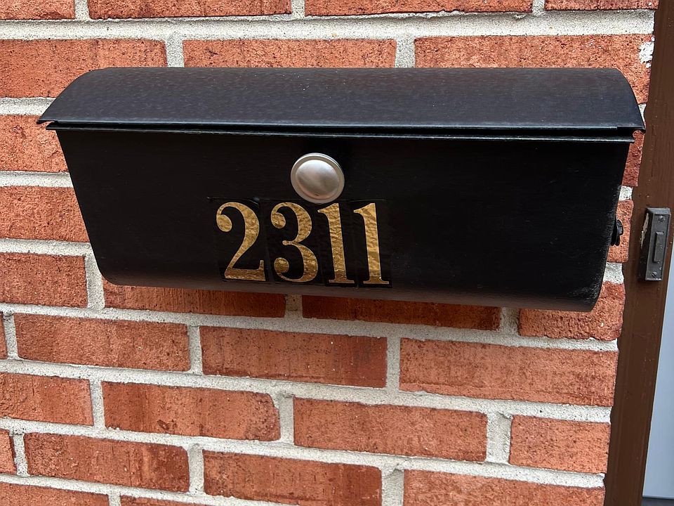 1st image of 2311 Bracken Pl