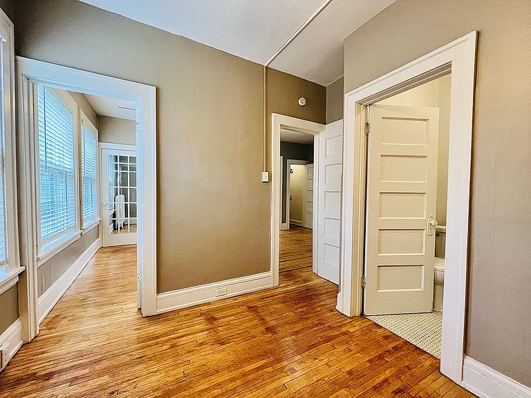 Stevens Square Apartments — Photo 3