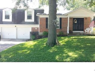 15 Strafford Dr, Saint Peters, MO