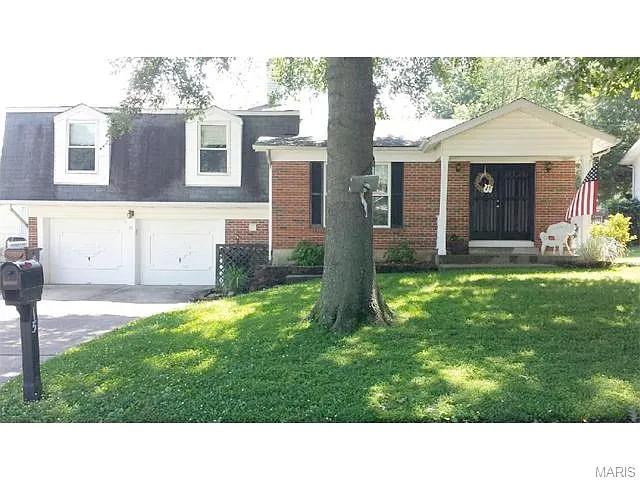 15 Strafford Dr photo 1