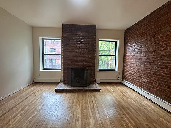3rd image of 450 W 47th St APT 4C