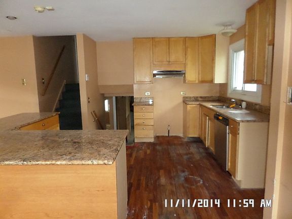 3rd image of 13909 S Hoxie Ave