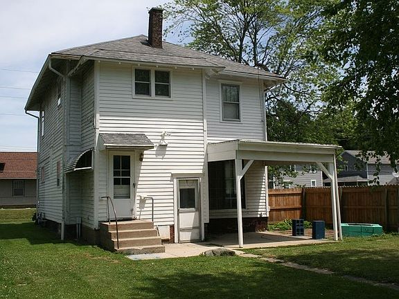 4th image of 461 E Green St