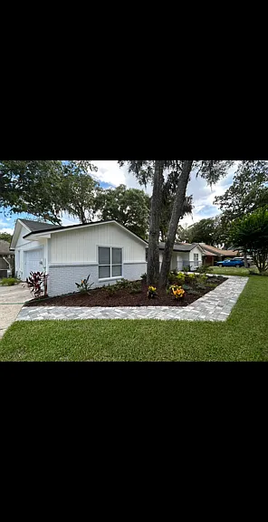 1342 Pinewood Rd — Photo 2