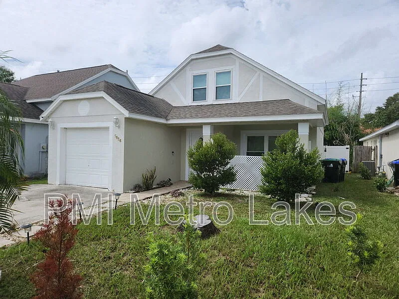 4 bed, 2.0 bath, 1420 sqft, $2,500 — Photo 2