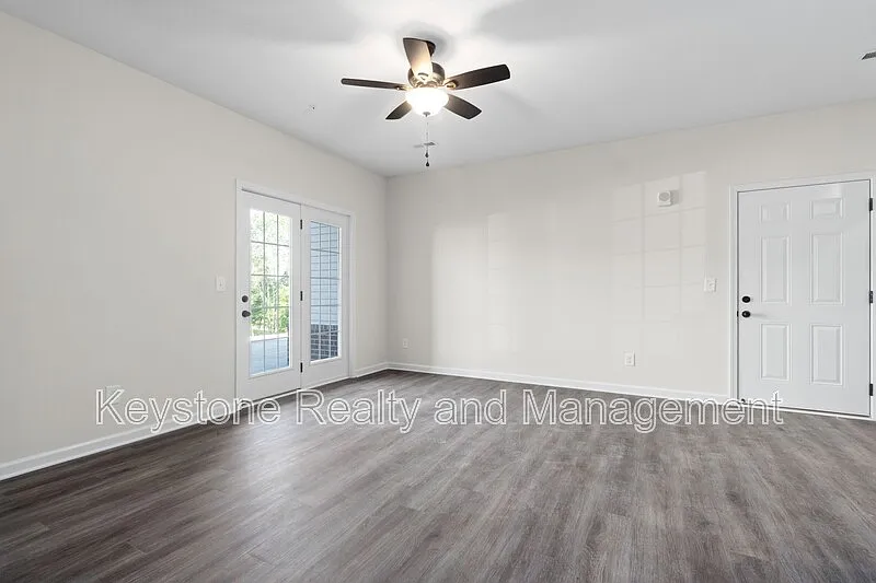 229 E. Johnson Circle — Photo 2
