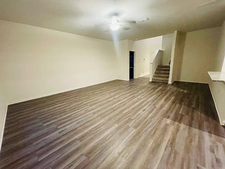620 Fountain Dr — Photo 2