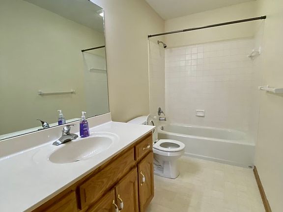 5th image of 921 Fontana Ave