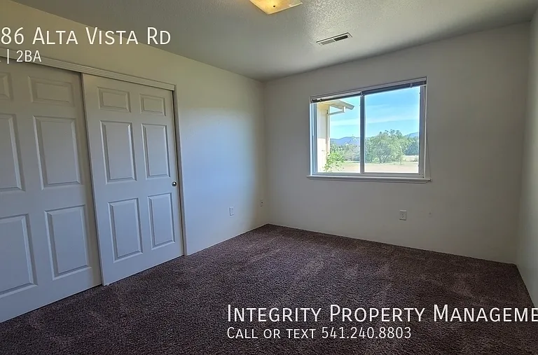 1586 Alta Vista Rd — Photo 13