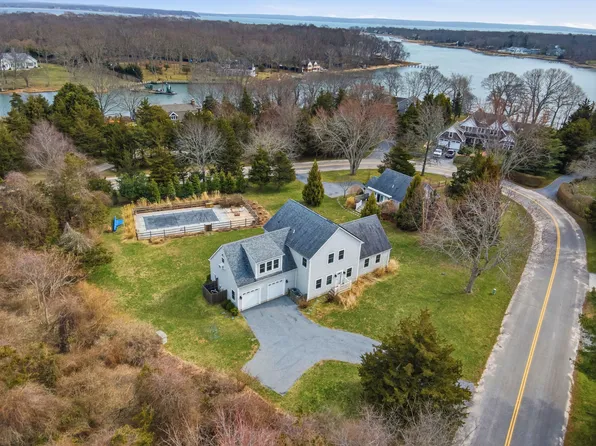 14 Freds Ln, Shelter Island, NY 11964