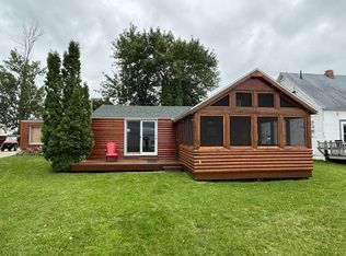 272 E Lakeshore Dr, Waubay, SD 57273