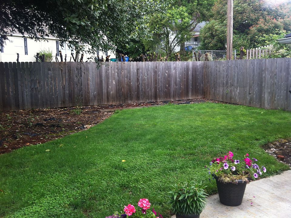 2nd image of 1014 W 39th St