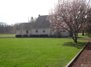 303 Friendship Rd, Cranbury, NJ 08512