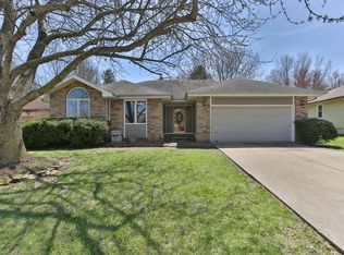 3360 W Katella Ct, Springfield, MO 65807