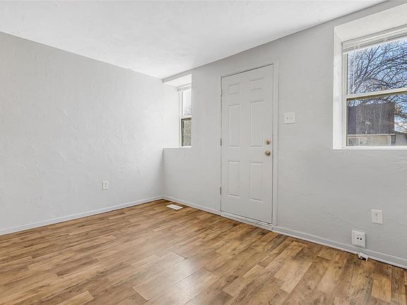 5th image of 402 N 1st St