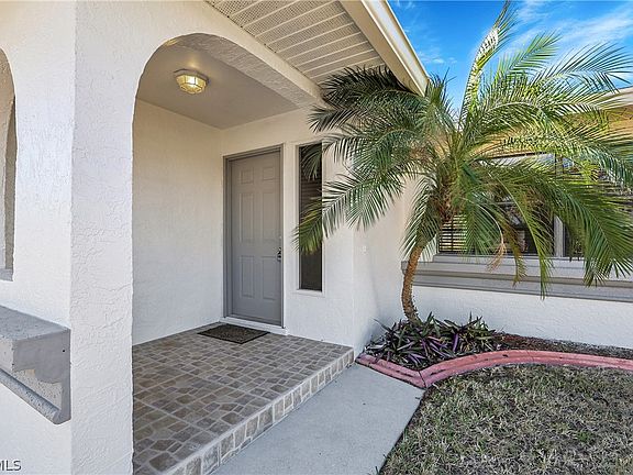 3rd image of 2122 SW Santa Barbara Pl
