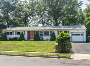 9 Crestmont Ave, Edison, NJ 08820