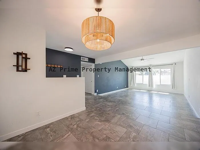 10251 N 53rd Ave — Photo 9