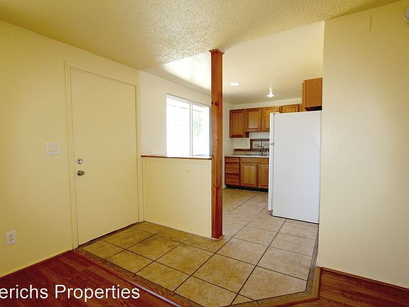4th image of 3704 S Gunnison St #5205160