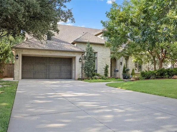 1717 Dorchester Pl, Nichols Hills, OK 73120