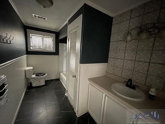 5th image of 12250 W Avenue A