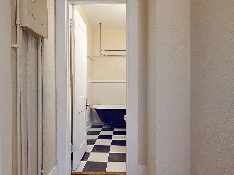 Roycroft Apartments — Photo 50