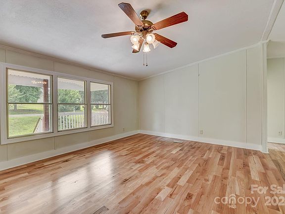 5th image of 908 Grace Dr