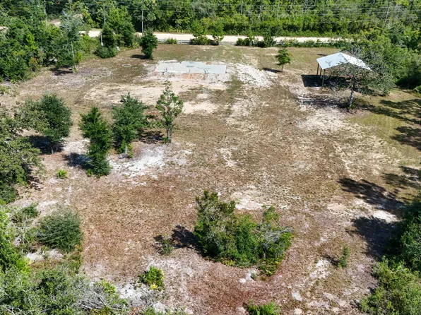 17485 Woodland Ave, Fountain, FL 32438