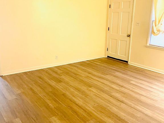 5th image of 3655 Willow Lane Dr