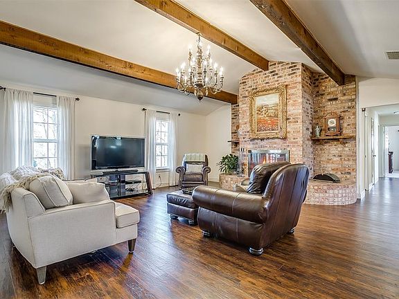 4th image of 4417 Oak Dr