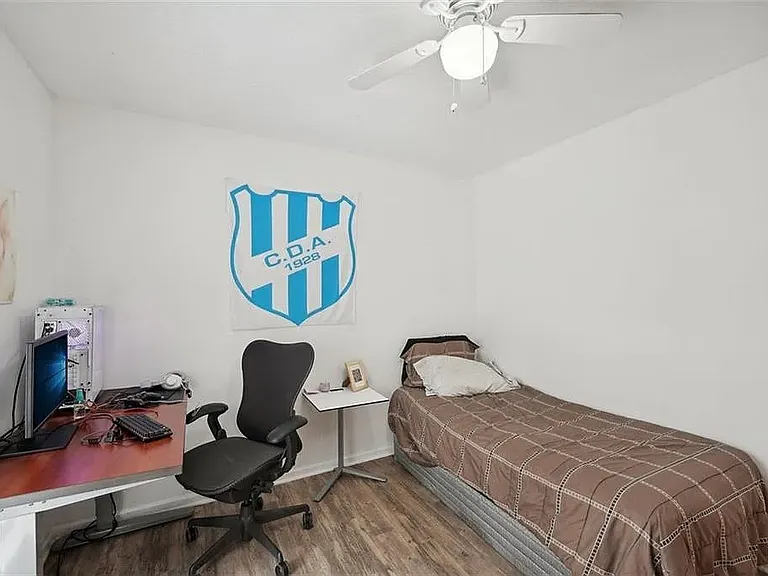 1015 Terramont Dr — Photo 9