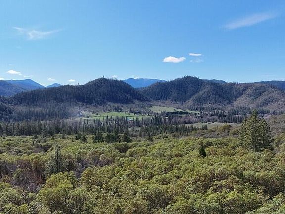 2nd image of N Applegate Rd