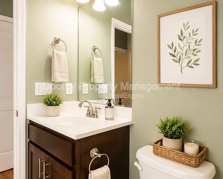 226 N Hickory St — Photo 7