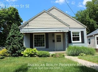 923 Elliott St SE, Grand Rapids, MI 49507