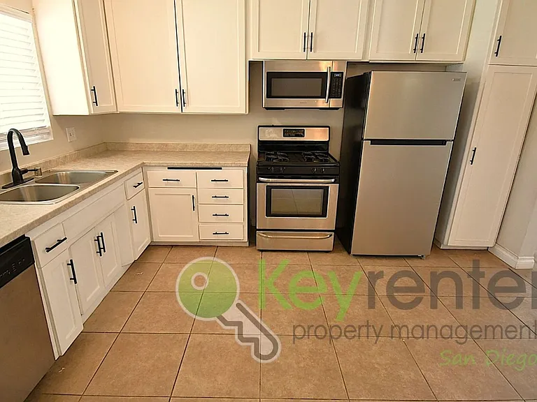 8073 Palm St — Photo 10