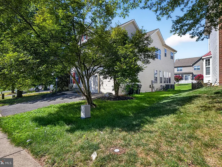 9036 Woodpecker Ct — Photo 62