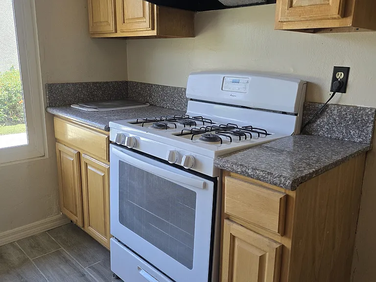 1114 N Bewley St #9 — Photo 9