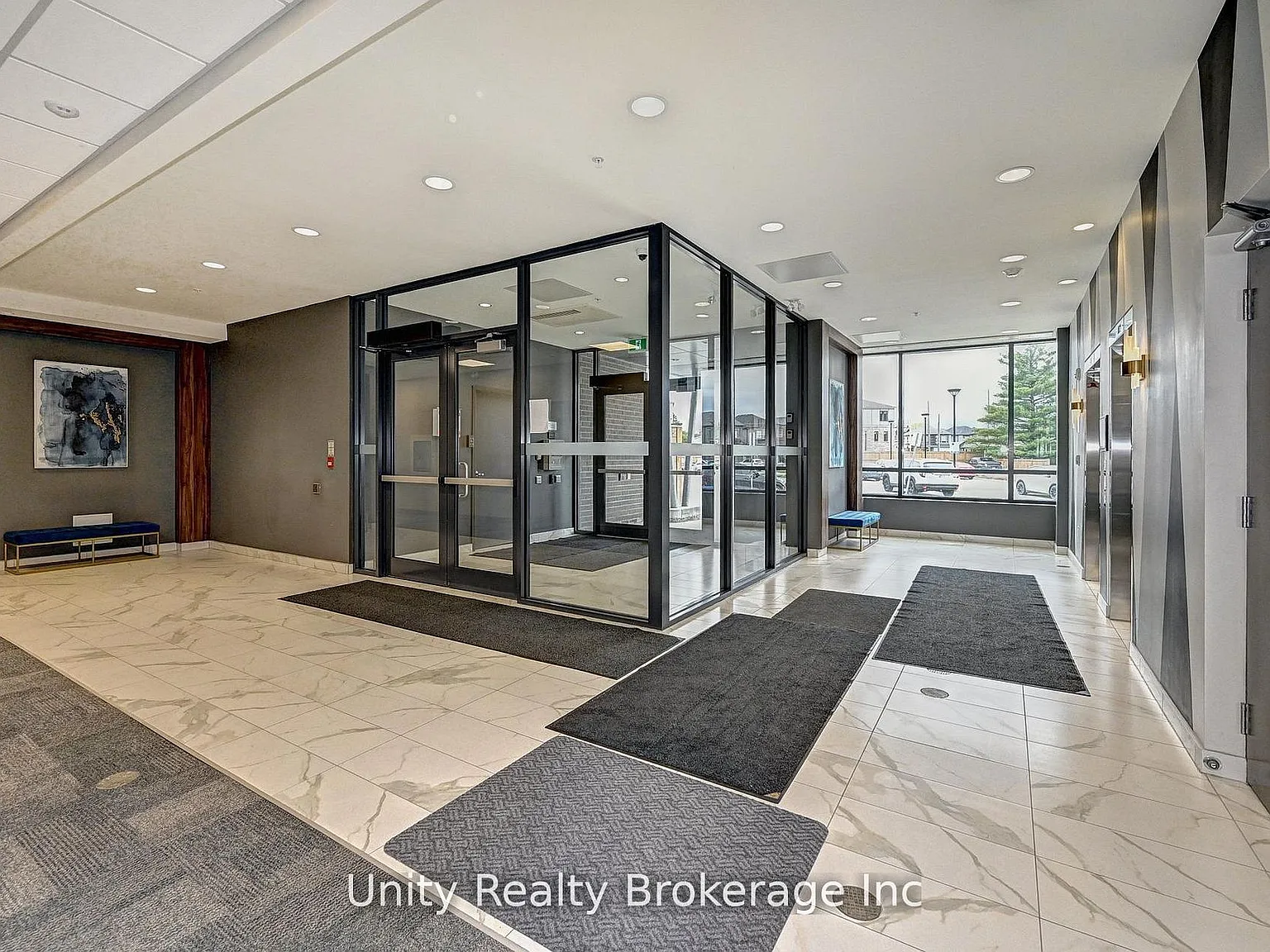 Reign Condos — Photo 3