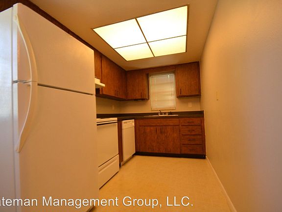 5th image of 2722 E Grant Ave