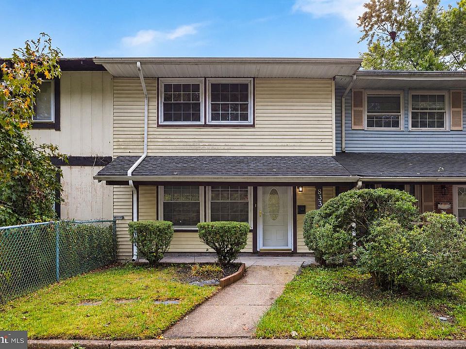 1st image of 833 E Elm Ave