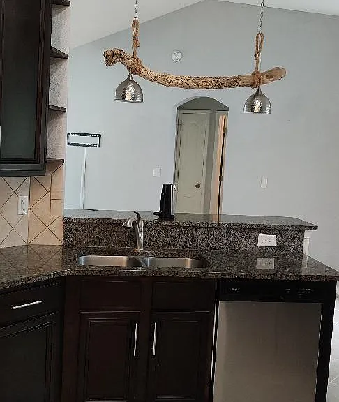 225 Timberwood Dr — Photo 5