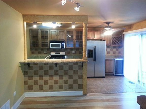4th image of 1023 Newport Hbr #1023