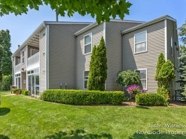 3025 Poplar Creek Dr SE Unit 202, Kentwood, MI 49512