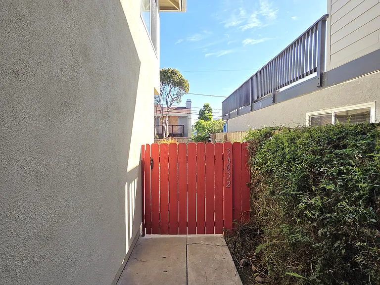 34032 Colegio Dr — Photo 2