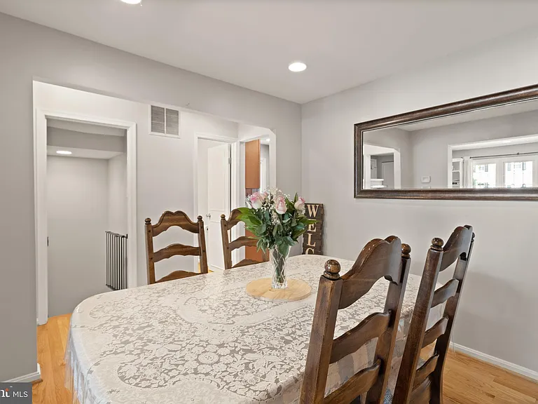 8573 Tyrolean Way — Photo 5