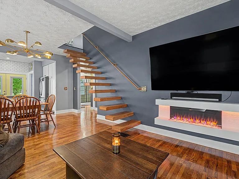 338 Elm St — Photo 6